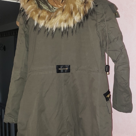 Guess coat - Picture 2 of 2